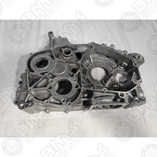 RIGHT CRANKCASE 