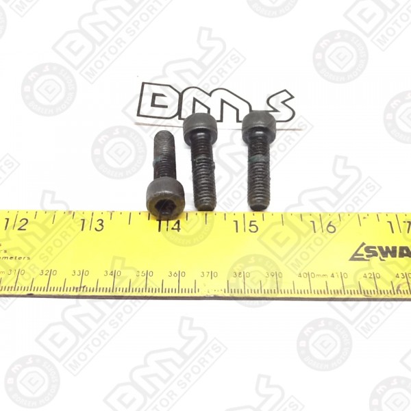 HOUSING BOLT SET