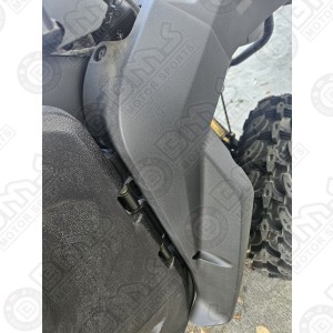 DECORATIVE COVER OF R GATE (FRONT PASSENGER SIDE )