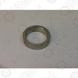 Front wheel hub housing