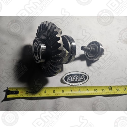 Rear box driven gear assembly